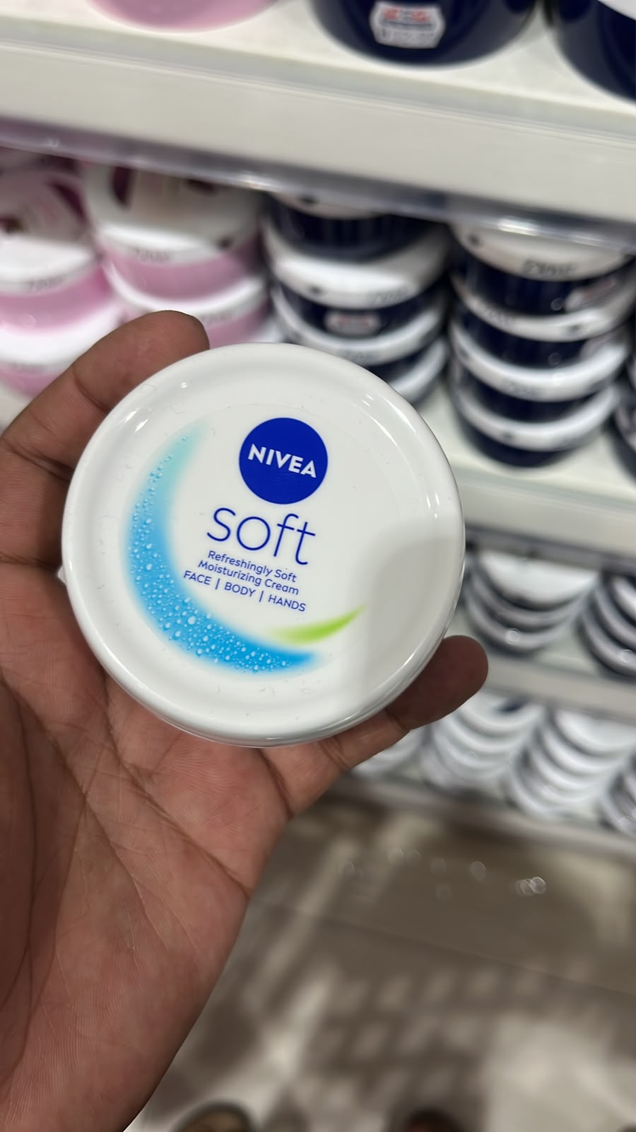 Nivea Soft Light Moisturising Cream