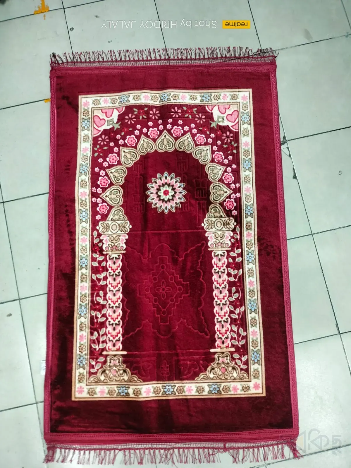 রুবি মেরুন